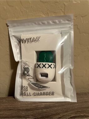 Target Bullseye Cactus USB Wall Charger Vivitar Green White NWT